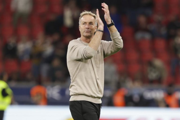 Leverkusen quebra invencibilidade do Frankfurt na estreia de Kasper Hjulmand