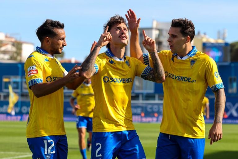 Estoril bate AVS e alcança primeiro triunfo na prova