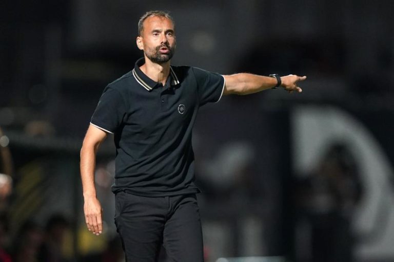 Hugo Oliveira quer um Famalicão “fiel à sua identidade” frente ao Casa Pia