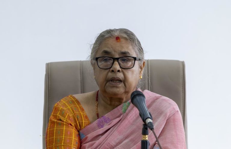 Nova primeira-ministra do Nepal promete seguir reivindicações dos manifestantes