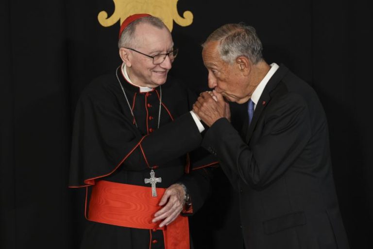 Presidente da República recebeu “número dois” do Vaticano no Palácio de Belém
