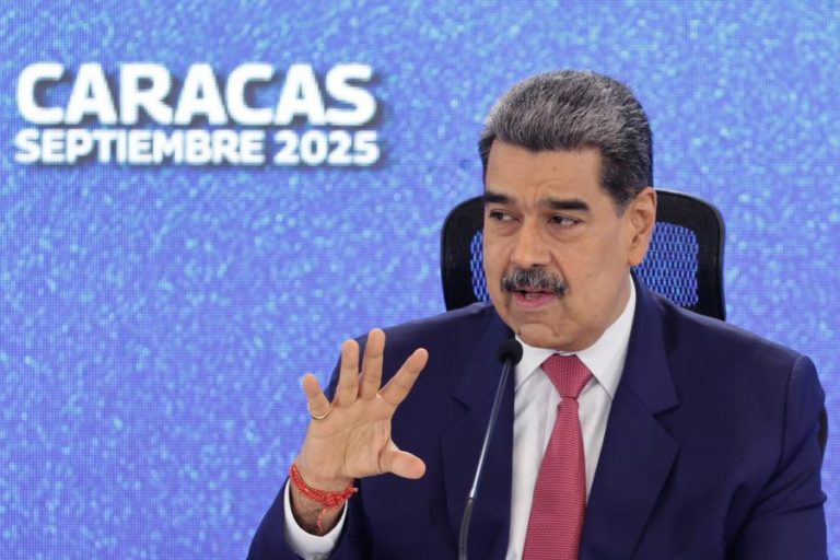 Nicolás Maduro responde a ameaças de Trump: “Temem-nos porque não temos medo”