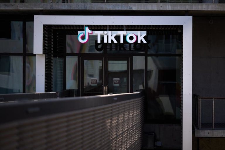 Indonésia multa TikTok em mais de 765.000 euros por informar tardiamente aquisição