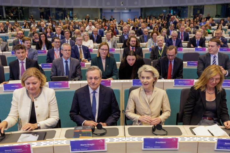 Draghi critica inércia da UE e apela a nova dinâmica de competitividade