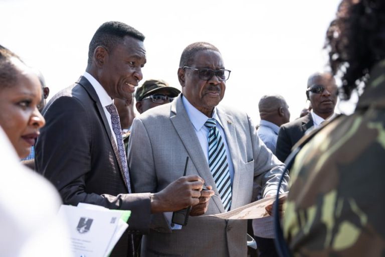 Ex-Presidente Peter Mutharika ganha as eleições presidenciais no Maláui