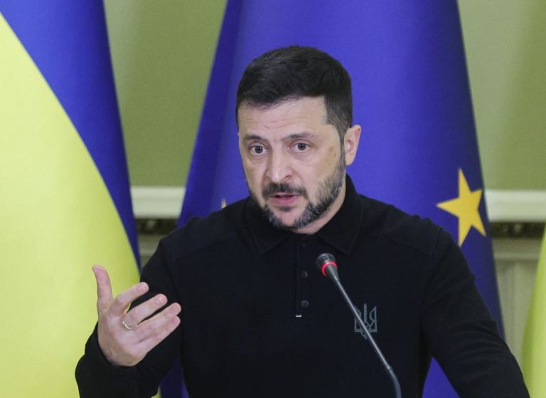 Zelensky espera apoio de Trump a garantias de segurança pós-guerra