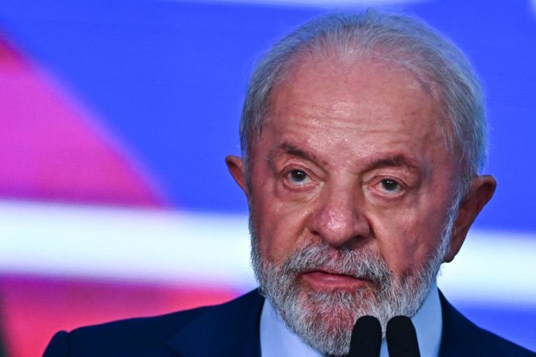 Lula promete vetar projeto de amnistia dos condenados por golpe de Estado