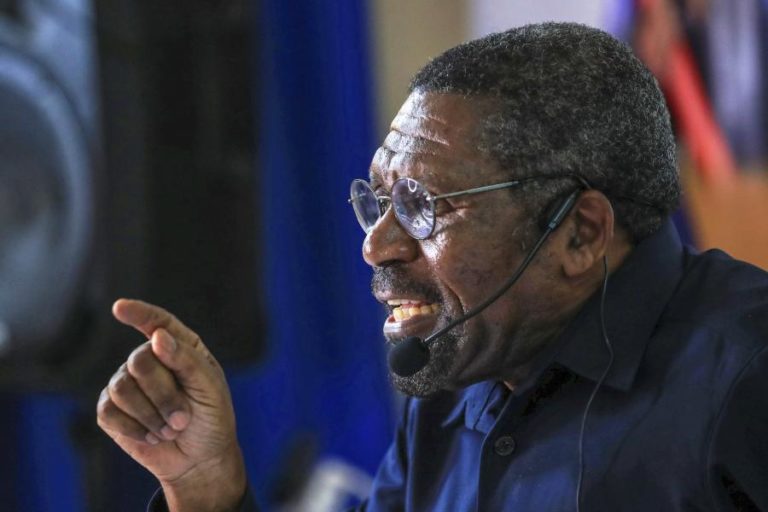 Samakuva considera que Angola deve virar a página e construir país sonhado por nacionalistas