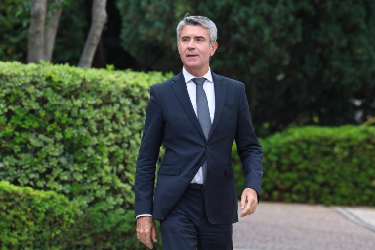 José Luís Carneiro acusou Governo de falhar número de vagas para o pré-escolar