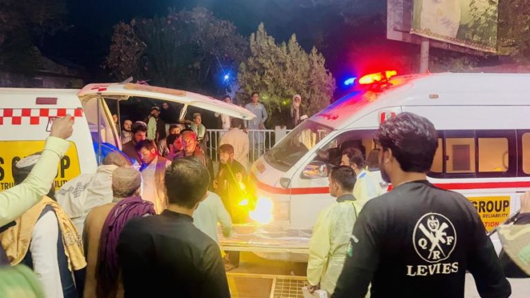 Dois atentados à bomba matam oito pessoas e ferem 23 no sudoeste do Paquistão