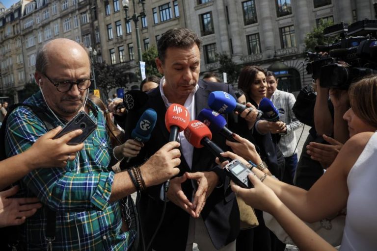 PM não está “preocupado com a popularidade” das decisões para as urgências de obstetrícia