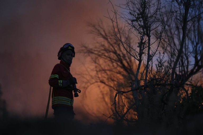 Dominado fogo que começou em Montalegre