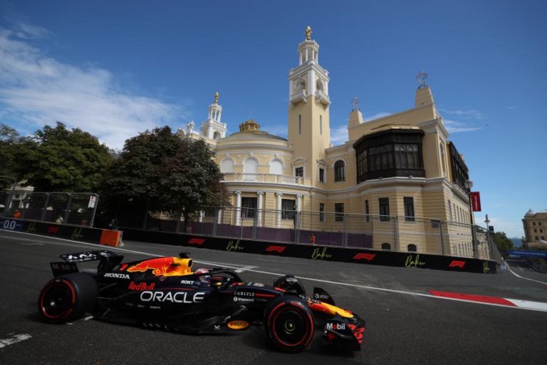 Max Verstappen conquista pole position em qualificação acidentada no Azerbaijão