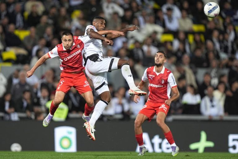 Vitória de Guimarães e Sporting de Braga empatam no dérbi minhoto