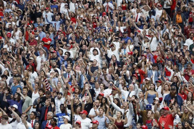 Exéquias de ativista de extrema-direita Charlie Kirk começam com pompa de funeral de Estado