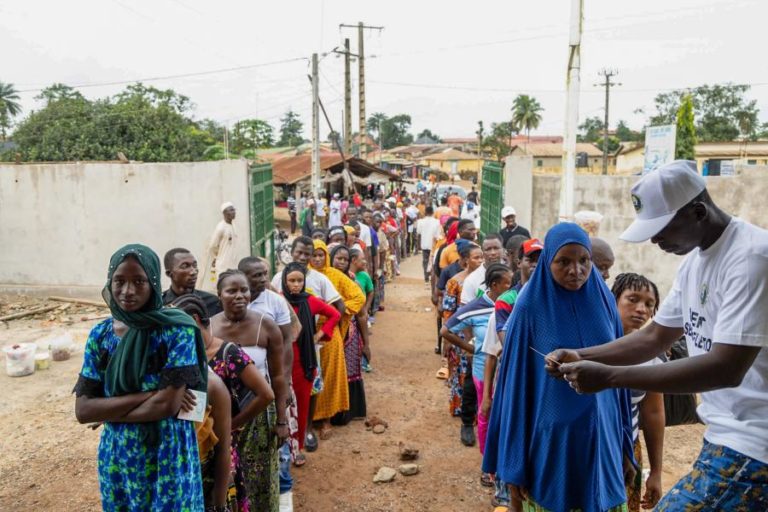 Supremo Tribunal da Guiné Conacri valida vitória do “sim” no referendo constitucional