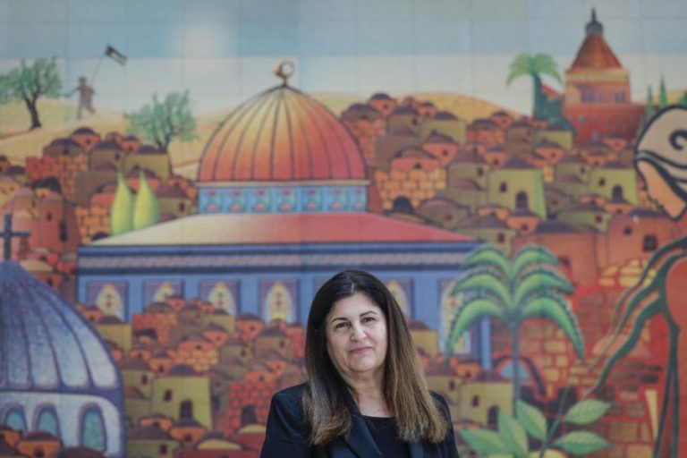 Israel está a minar solução de dois Estados há décadas, diz MNE palestiniana