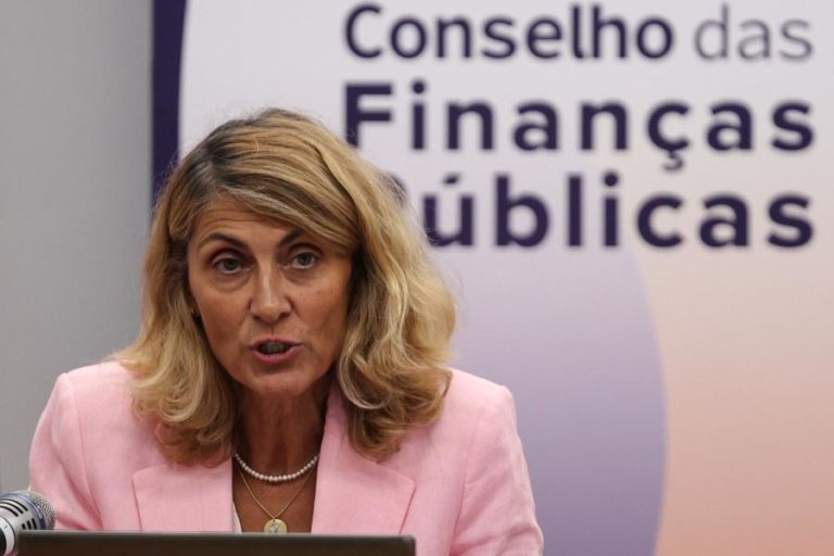 Saúde “coloca forte pressão” na despesa pública