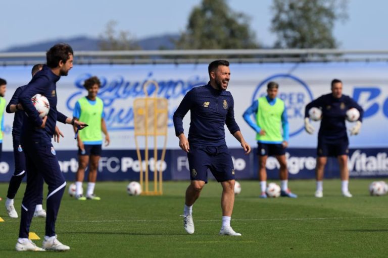 LE: Farioli antevê duelo exigente com Salzburgo e quer manter nível