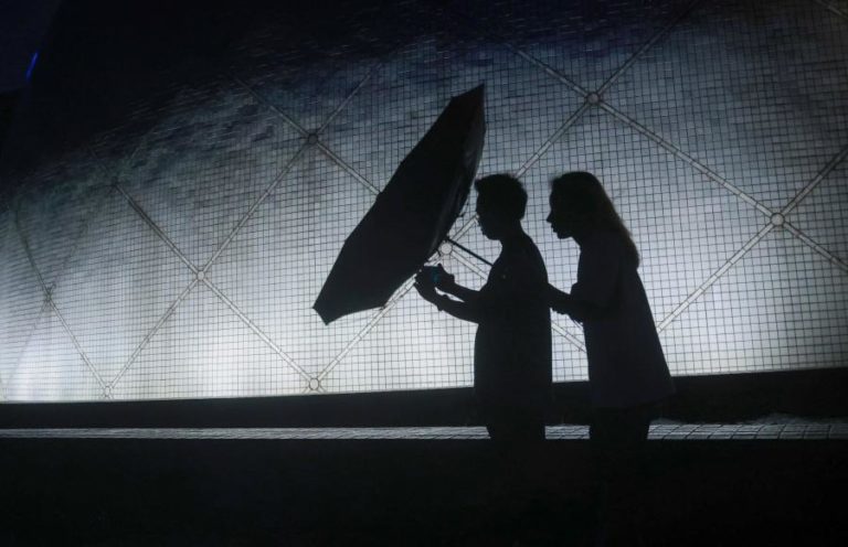 Supertufão Ragasa enfraquece para tempestade tropical após atingir sul da China