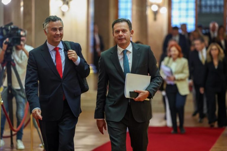 Montenegro anuncia aumento das deduções à coleta para inquilinos e descida das taxas para senhorios