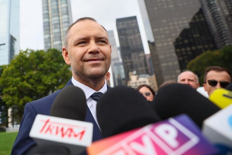 PR polaco assina lei que prolonga proteção de refugiados ucranianos