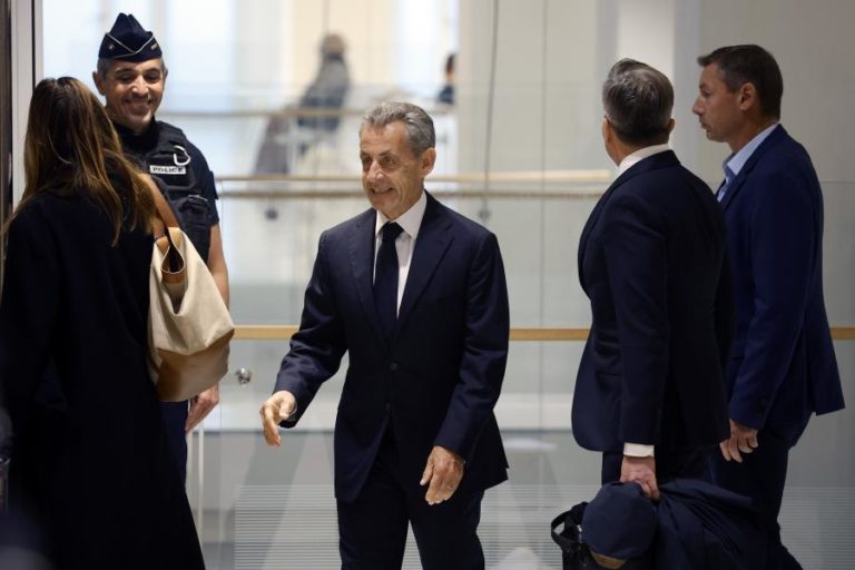 CORREÇÃO DO TÍTULO: Ex-presidente francês Sarkozy culpado por financiamento de campanhas pela Líbia