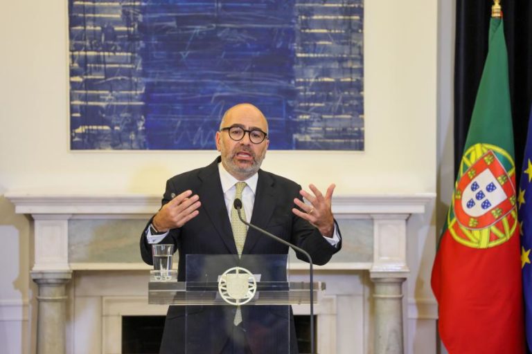 Renda moderada com máximo de 2.300 euros e sem limites municipais