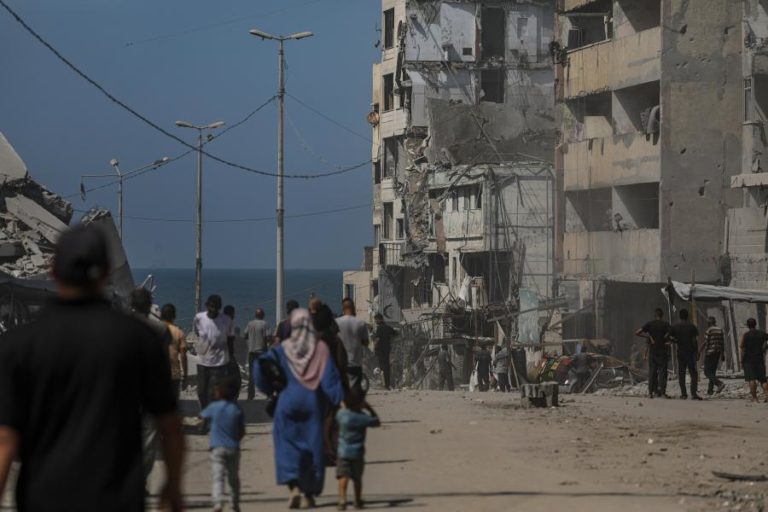 Israel estima que 750.000 palestinianos saíram da cidade de Gaza
