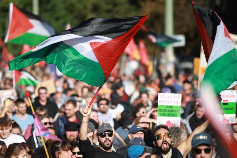 Manifestações em Berlim contra Israel juntam entre 60 a 100 mil pessoas
