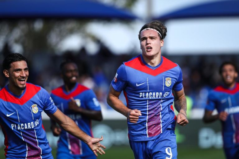 Alverca reduzido a 10 vence na receção ao Vitória de Guimarães na I Liga