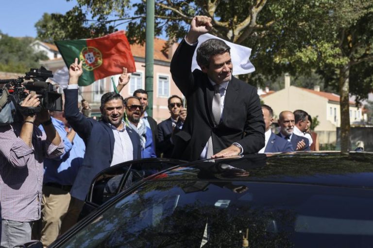 Ventura coloca limitação de acesso a apoios sociais como condição para aprovar lei de estrangeiros