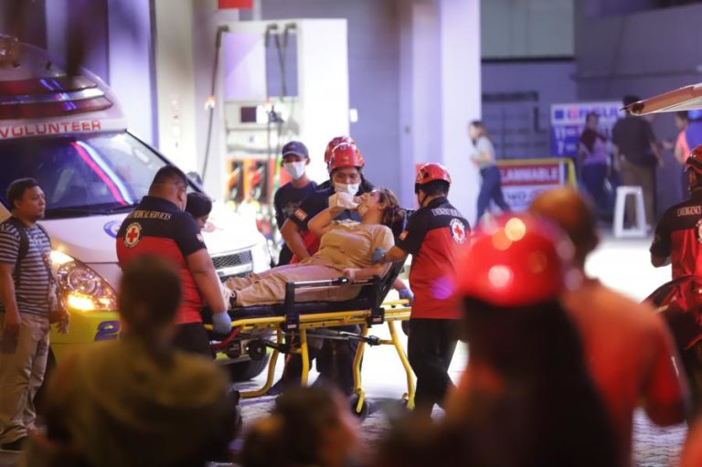 Cinco mortos no sismo de magnitude 6,9 nas Filipinas