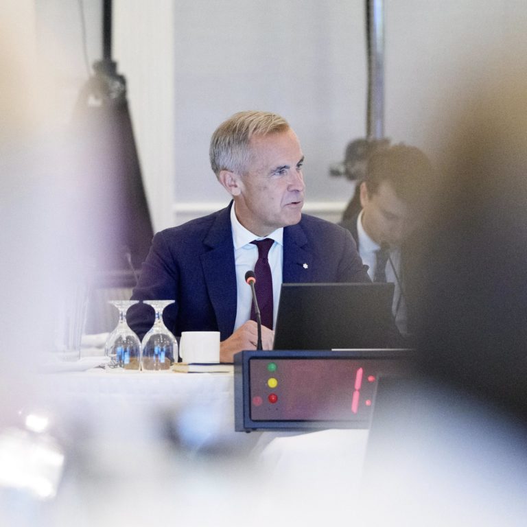 Carney anuncia grandes projetos do projeto de lei C-5