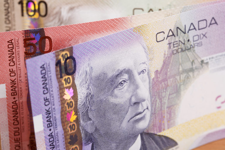 Dólar canadiano deve valorizar nos próximos meses