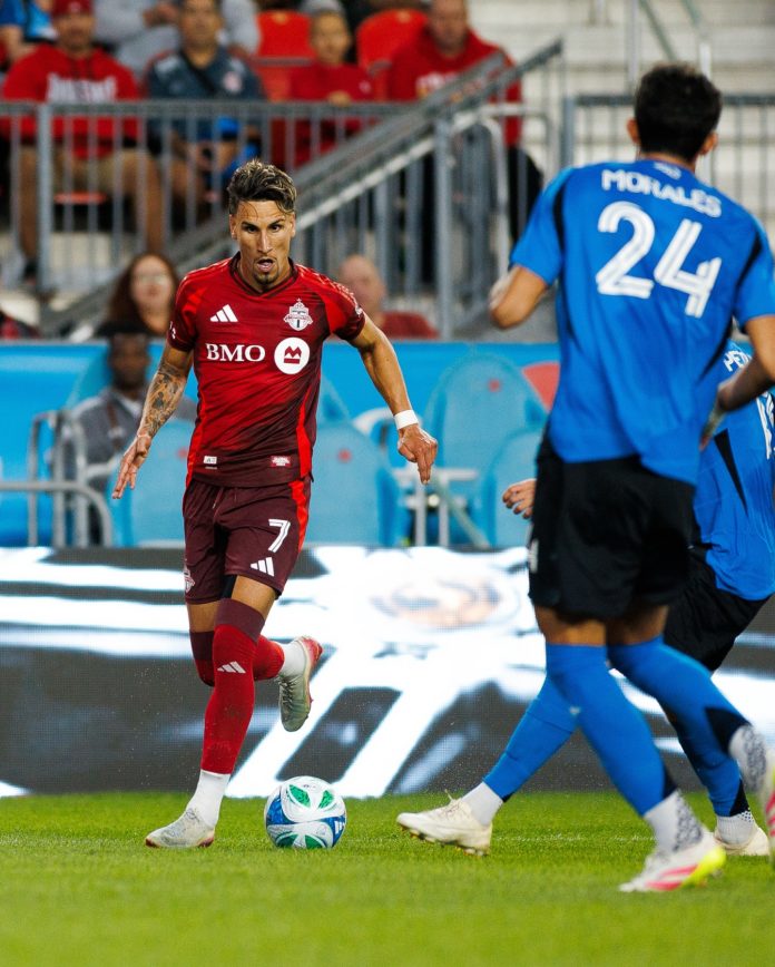 B4-03-VT DESTAQUES DESPORTO CANADA RS 020925
