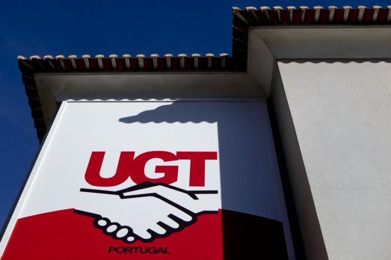 UGT reivindica aumentos salariais mínimos de 5% em 2026