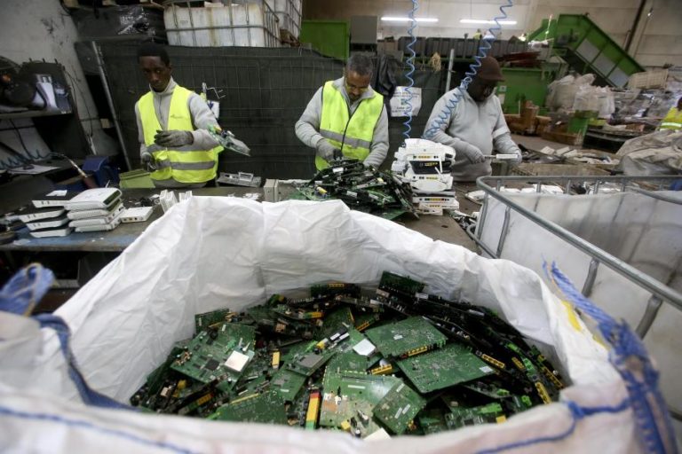 Portugal foi o terceiro da UE que menos lixo eletrónico recolheu em 2023