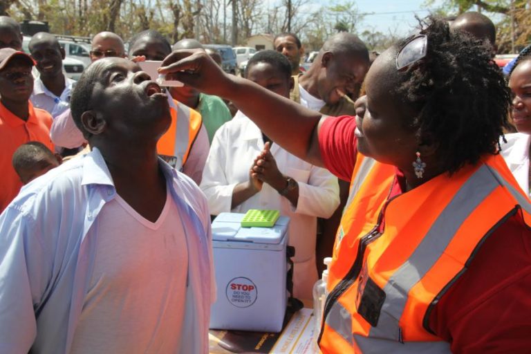 Moçambique recebe 3,5 milhões de doses de vacinas da OMS para combater a cólera