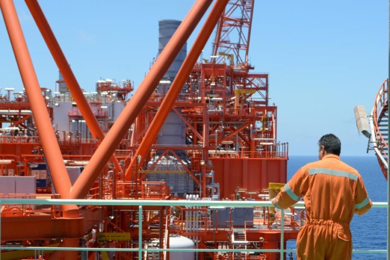 Petrolífera Eni avança quinta-feira com megaprojeto de gás em Moçambique