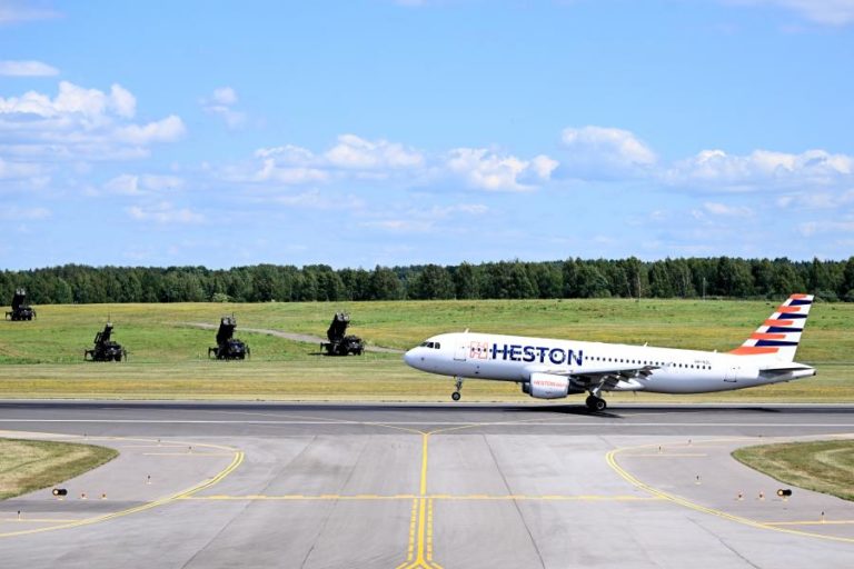 Aeroporto da capital da Lituânia reabre após alerta sobre balões suspeitos