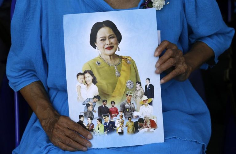 Rainha-mãe da Tailândia morre aos 93 anos