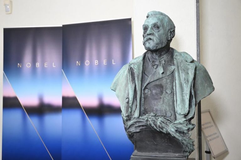 Prémio Nobel da Literatura 2025 anunciado hoje em Estocolmo