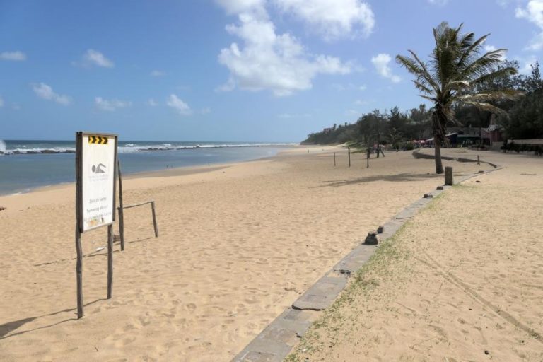 Moçambique quer taxa de turismo paga no alojamento para investir no setor