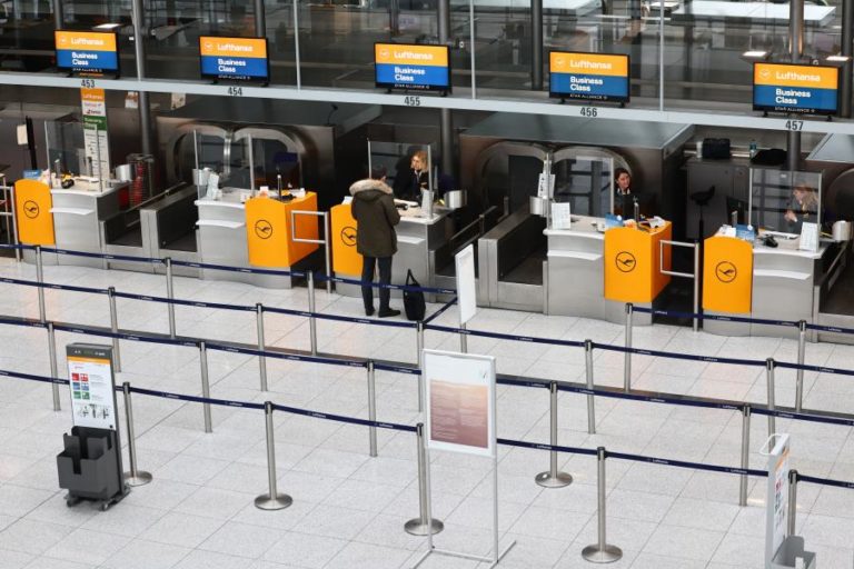 Tráfego aéreo retomado no aeroporto de Munique após sobrevoo de drones