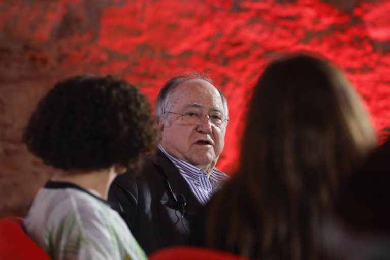 Vasco Lourenço declara apoio a Seguro e apela à desistência de António Filipe e Catarina Martins