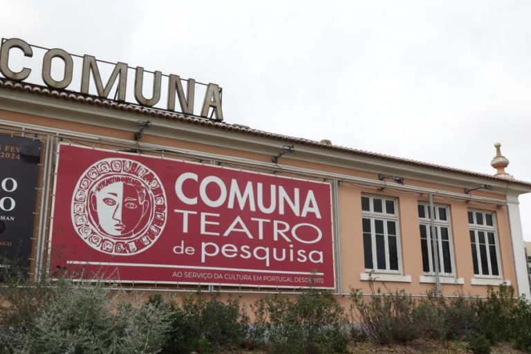 Teatro da Comuna põe em cena peça de Arrabal que é “um tiro no charco onde chegámos”
