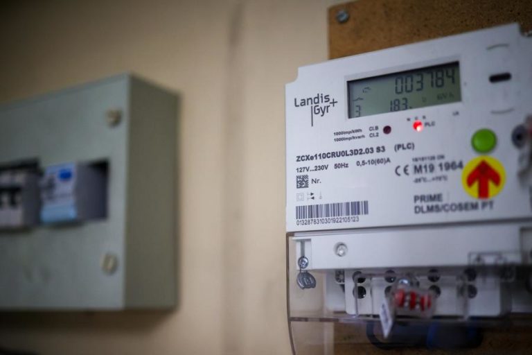 Governo aprova diploma que vai simplificar pedidos de ligação à rede elétrica