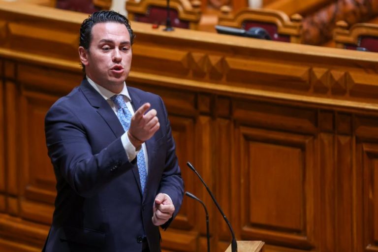 Livre pede afastamento do deputado Filipe Melo (Chega) da mesa do parlamento