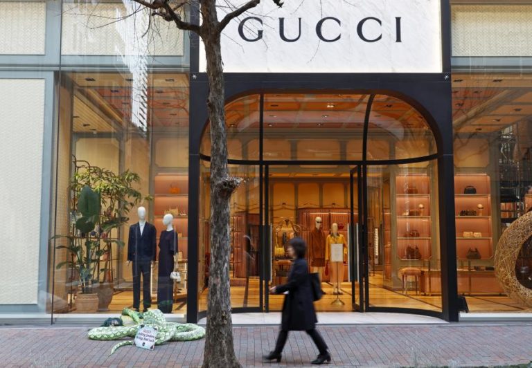 Bruxelas multa Gucci, Chloé e Loewe em 157 ME por restringirem preços de revenda